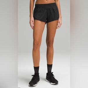 lululemon athletica black Hotty Hot 2.5 inch shorts